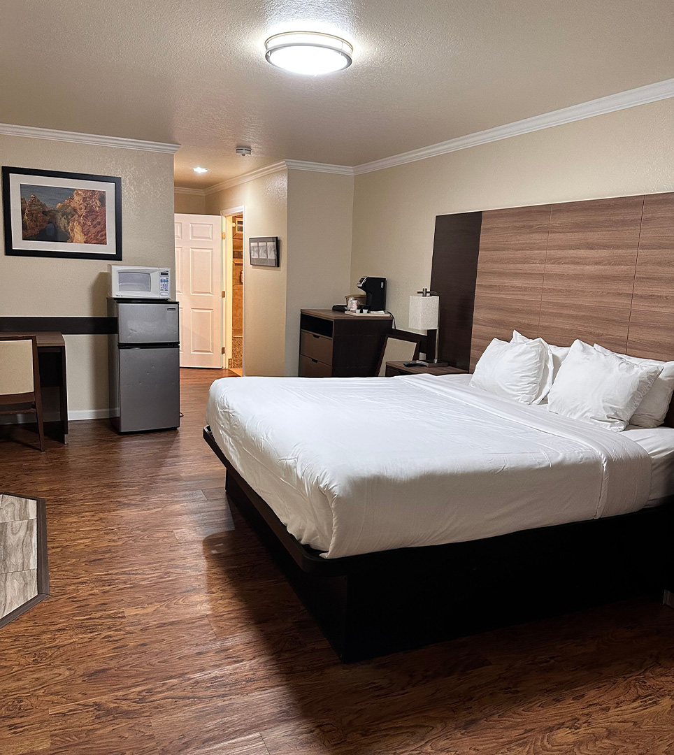 TAKE A CLOSER LOOK AT WHAT AWAITS YOU AT OUR BEAUTIFUL CAYUCOS HOTEL