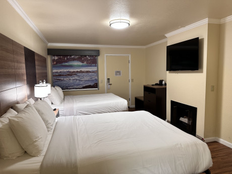 Beachwalker Inn & Suites Cayucos - Two Queen Beds Guest Room